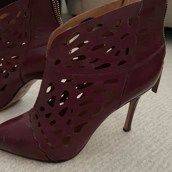 Size 7 - Nine West laser cut leather booties. Wine colour. - Picture 2 of 7
